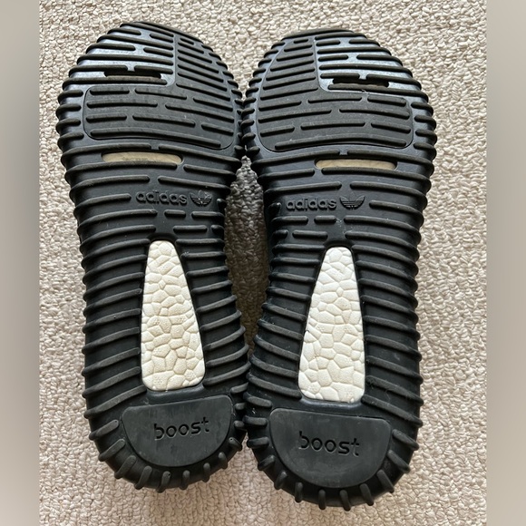 Adidas Yeezy Boost 350 V1 Pirate Black. - Picture 5 of 5